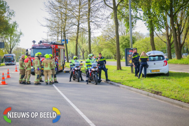 Automobilist onder invloed rijd tegen boom Vaanweg Rotterdam