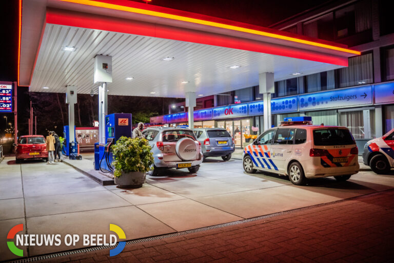 Overvaller tankstation laat nep vuurwapen achter Hendrick Staetsweg Rotterdam