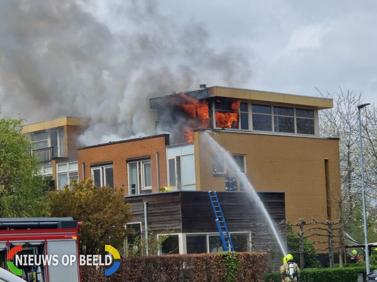 Uitslaande brand in een woning Hattasingel Rotterdam