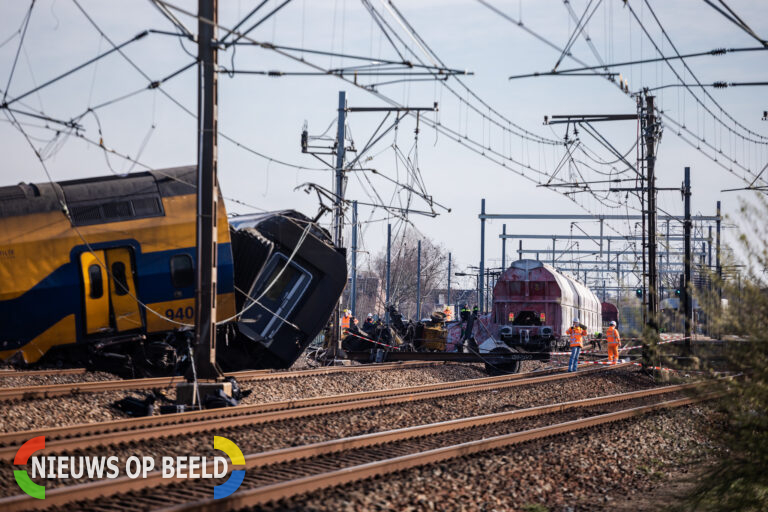 OvV presenteert onderzoeksrapport treinongeluk Voorschoten: ’te grote focus op beschikbaarheid spoor’