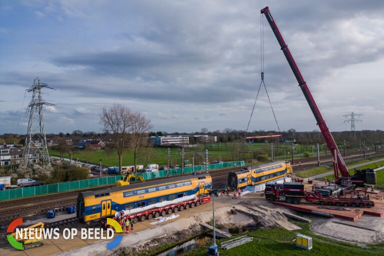 Laatste twee treindelen uit weiland verwijderd Voorschoten