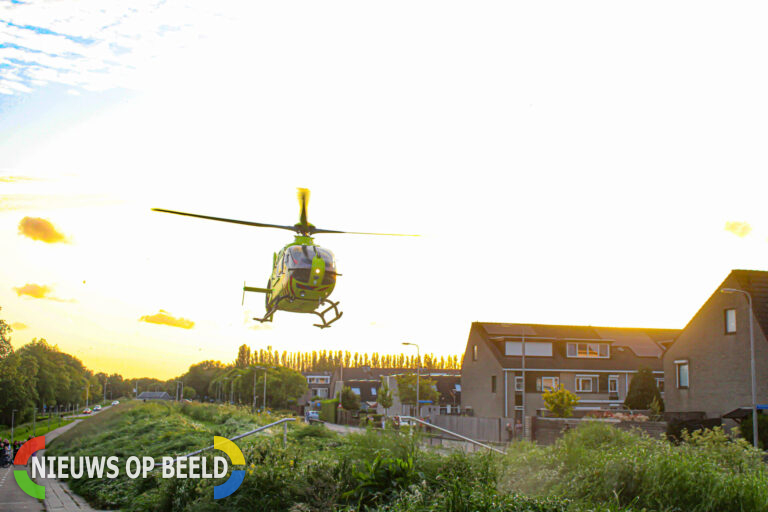 Traumahelikopter ingezet voor medische noodsituatie Spuioeverweg Oud-Beijerland