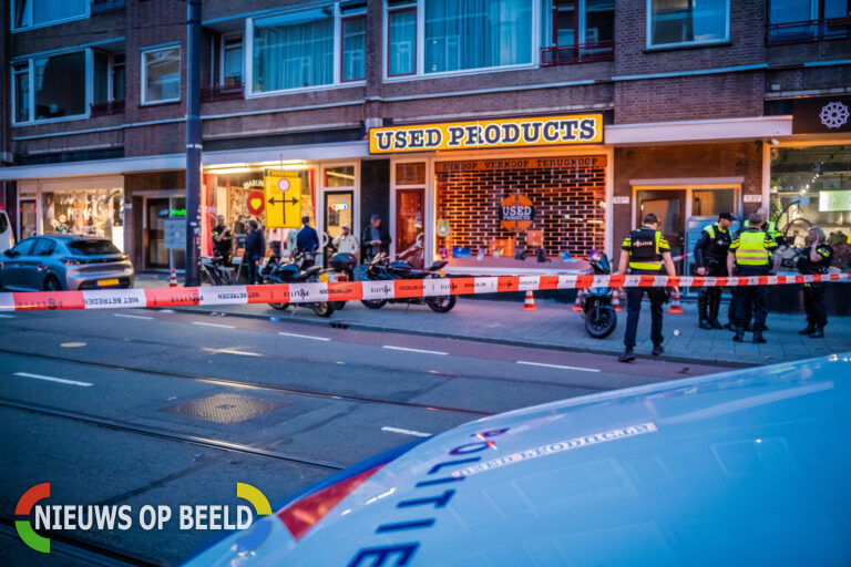 Schutter verwondt zichzelf na trekken vuurwapen Jonker Fransstraat Rotterdam