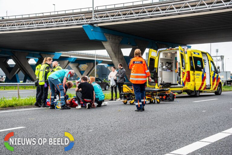 Motorrijder zwaargewond na eenzijdig ongeluk A15 Pernis