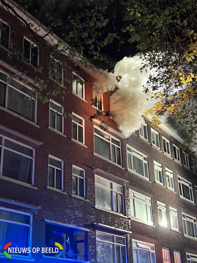 Uitslaande brand verwoest woning Mijnsherenlaan Rotterdam
