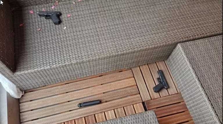 Drie vuurwapens aangetroffen na instap in woning Paradijslaan Rotterdam