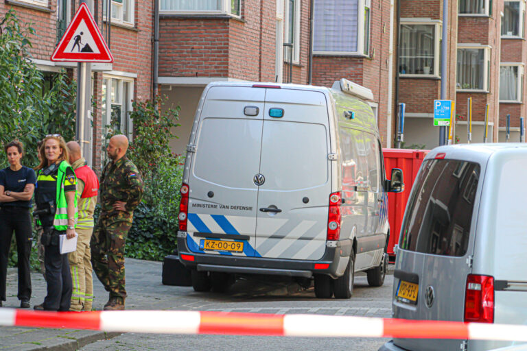 Agenten vinden explosief tijdens doorzoeking woning Rembrandtstraat Rotterdam