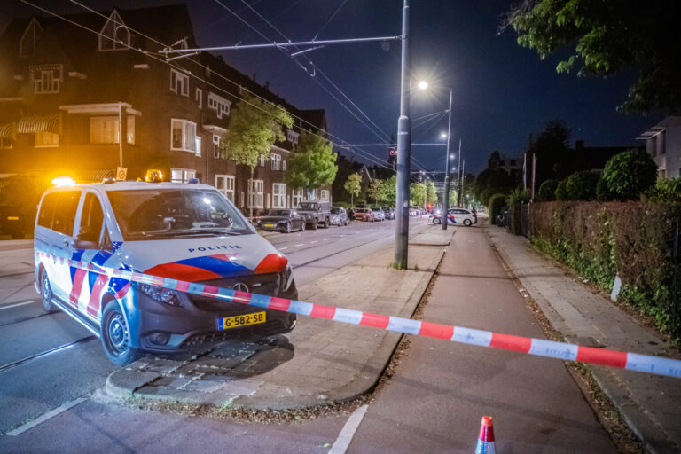 Verwarde man gereanimeerd na inzet van taser door politie ‘s-Gravenweg Rotterdam (video)
