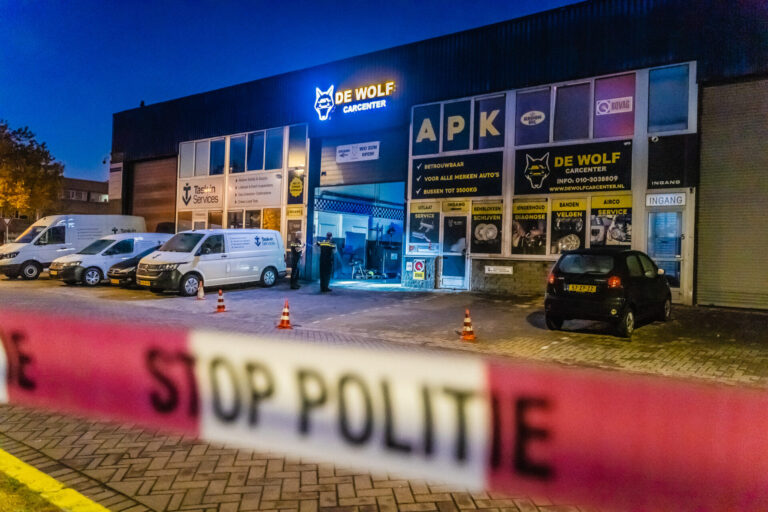 Explosie bij garagebedrijf Koolhovenstraat Schiedam