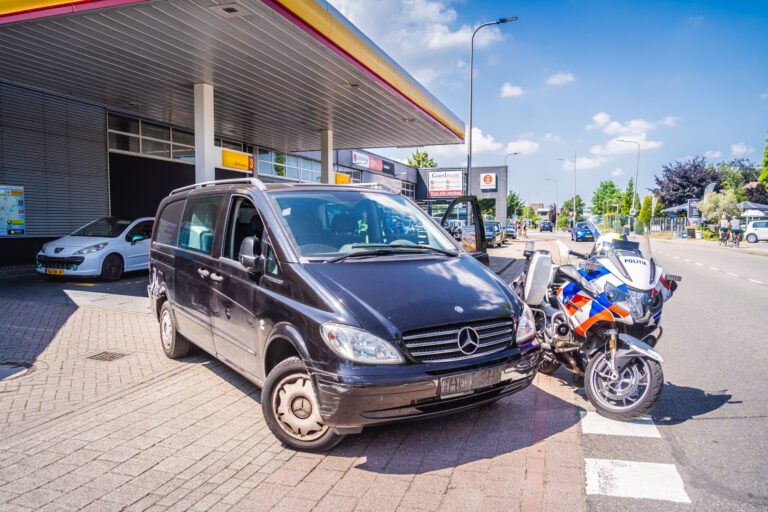 Vrouw (32) rijdt veroorzaakt meerdere aanrijdingen tijdens dronkemansrit van Rotterdam tot Boskoop