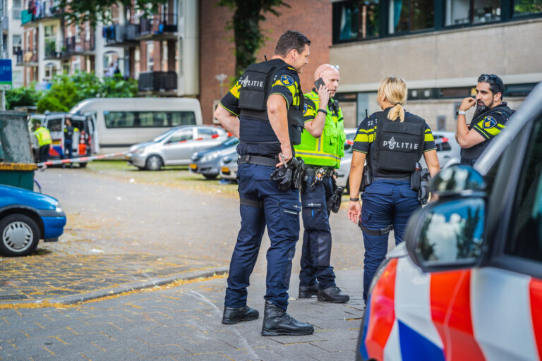 Man gewond na schietpartij Robert Baeldestraat Rotterdam (video)
