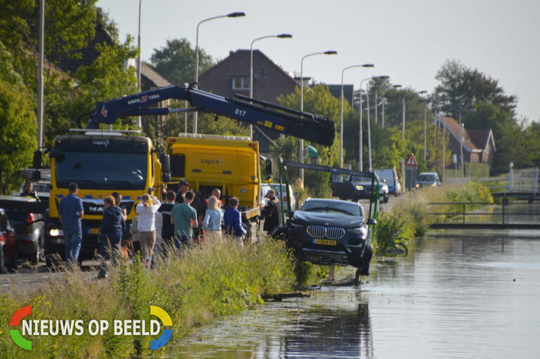 Voertuig belandt na aanrijding in het water na aanrijding Rodenrijseweg Berkel en Roderijs