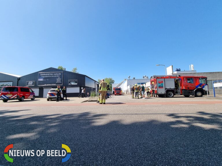Middelbrand op de Oostpolderweg in Moordrecht