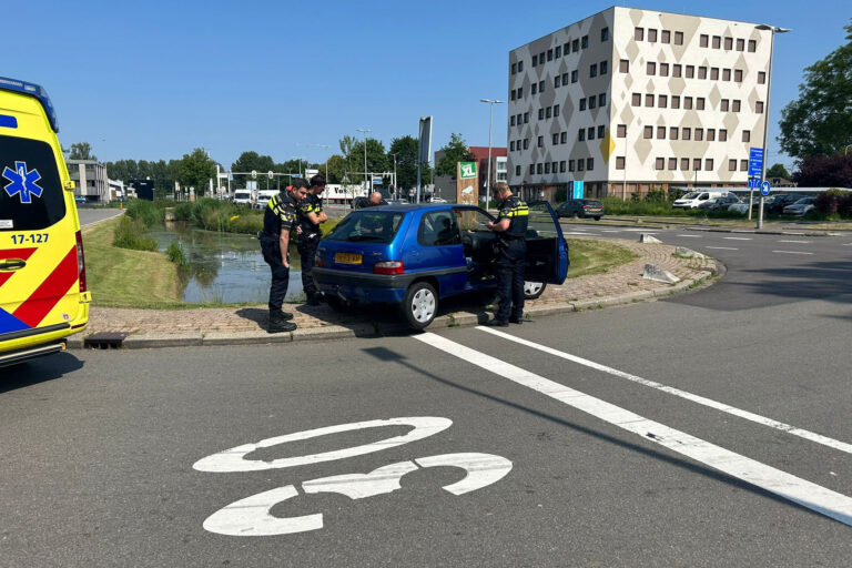 Bejaarde onder invloed botst tegen paal Burgemeester Schalijlaan Capelle aan den IJssel