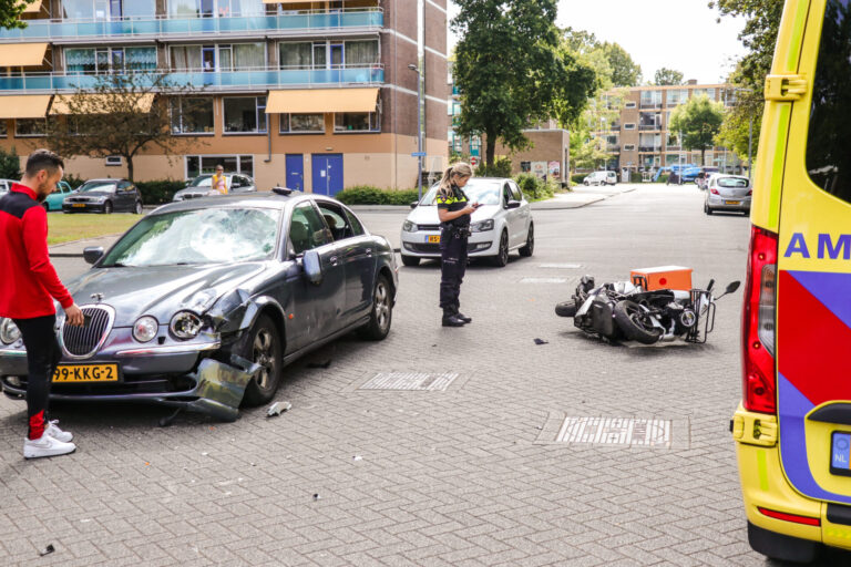 Maaltijdbezorger raakt zwaargewond bij aanrijding Schoonegge Rotterdam