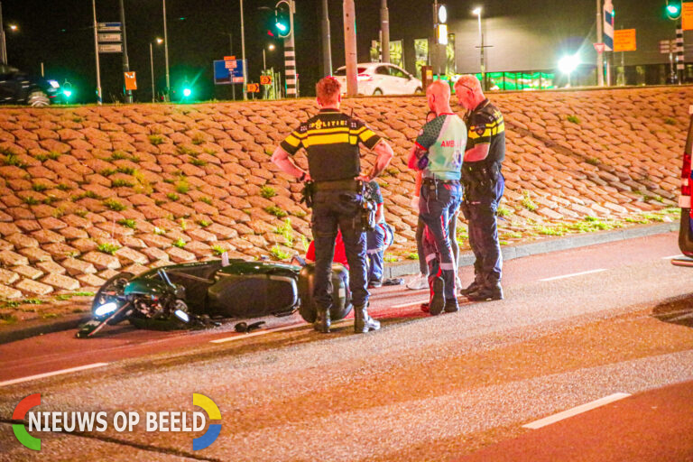 Beschonken bestuurder rijdt met deelscooter van talud af Stadionweg Rotterdam