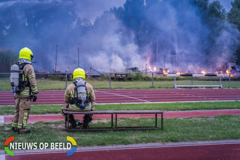 Verwoestende brand outdoor paintballcentrum Vlaardingen mogelijk ontstaan door brandstichting