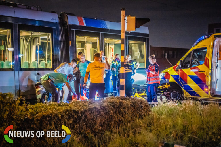 Man op scooter zwaargewond na aanrijding met tram Avenue Carnisse Barendrecht