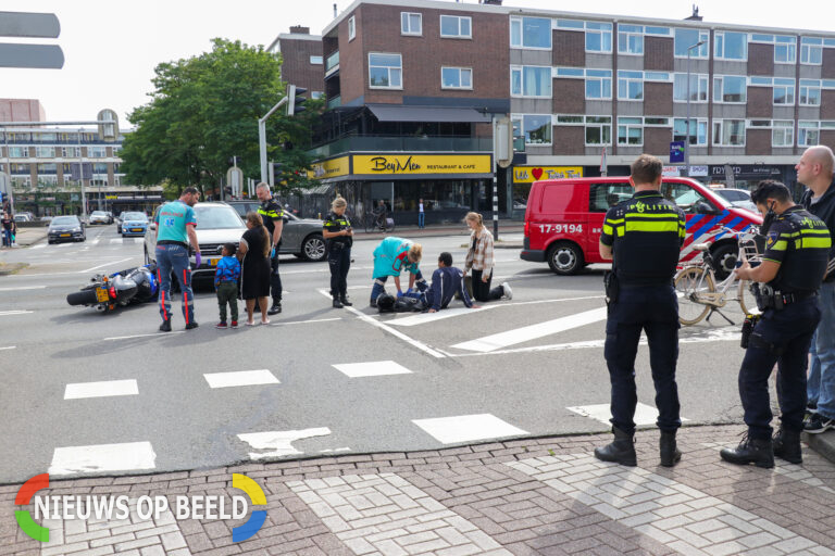 Motorrijder raakt lichtgewond bij aanrijding Pleinweg Rotterdam