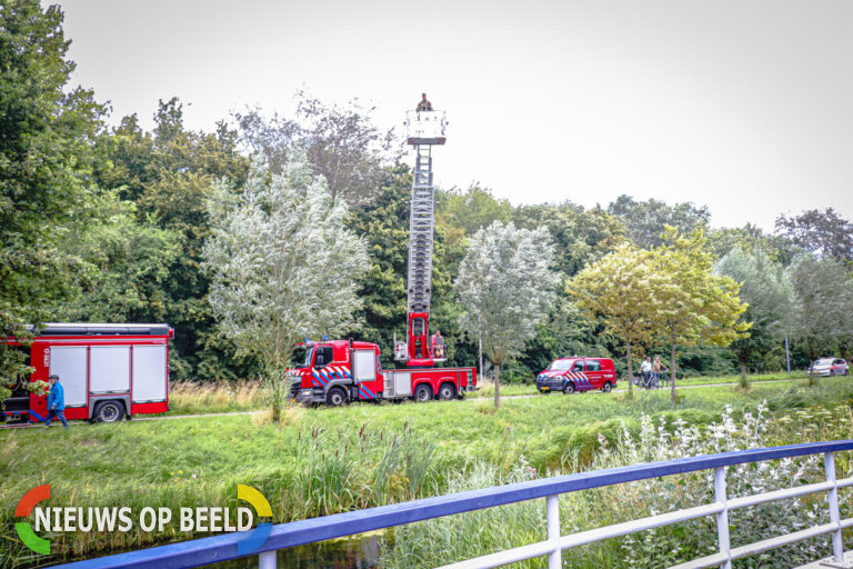 Grote zoekactie hulpdiensten na aantreffen van fiets langs waterkant Maeterlinckweg Rotterdam