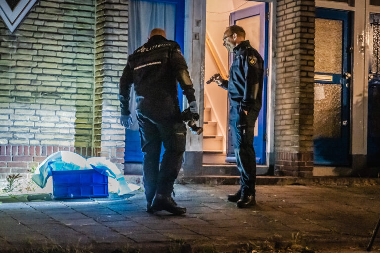 Burgemeester Peter Oskam sluit woning Ericastraat Capelle aan den IJssel na nieuwe explosie