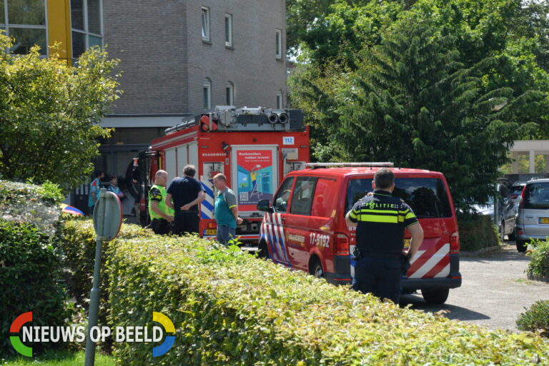 Bewoners van zorgcentrum Meyburg klagen over hoofd- en misselijkheidsklachten, brandweer ter plaatse Wilgenlei Rotterdam