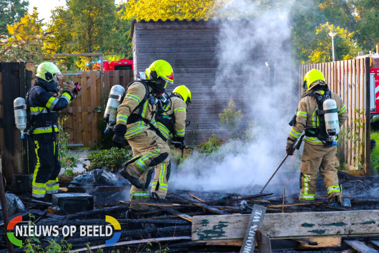 Schuurtjes volledig in de as gelegd na brandstichting Eilerstraat Rotterdam