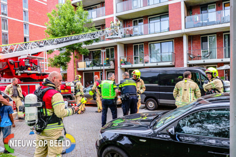 Woningbrand blijkt brand in plantenbak op balkon Bornerveld Rotterdam