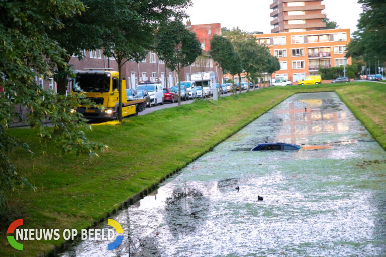 Beschonken bestuurder rijdt de singel in en gaat er vandoor Sportsingel Rotterdam