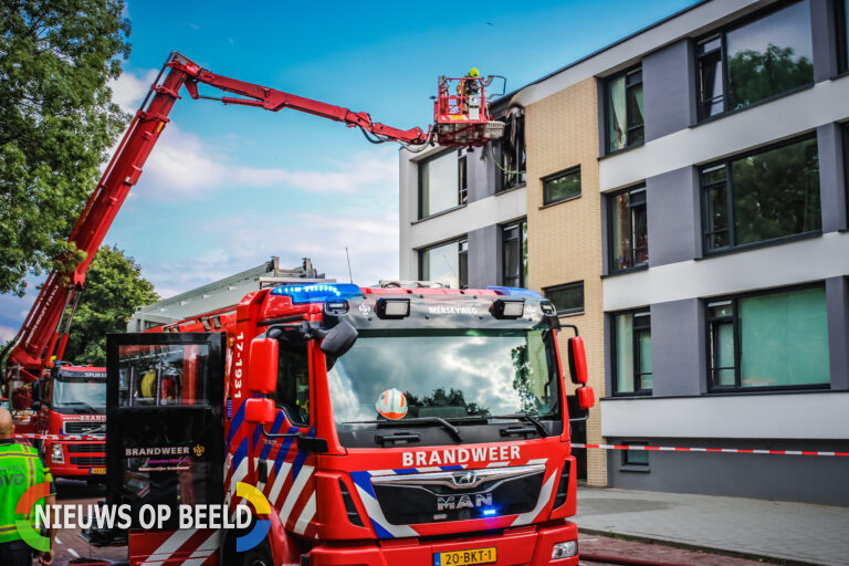 Veel schade aan woning na felle keukenbrand Esdoornlaan Rozenburg