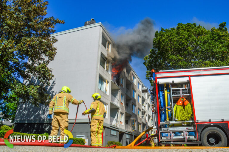 Uitslaande brand verwoest woning van Ruysdaelstraat Maassluis