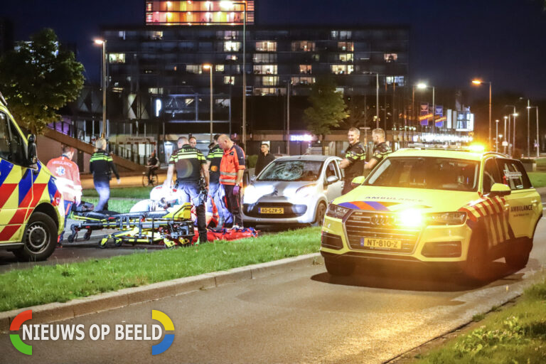 Voetganger zwaargewond na aanrijding met auto Groeninx van Zoelenlaan Rotterdam