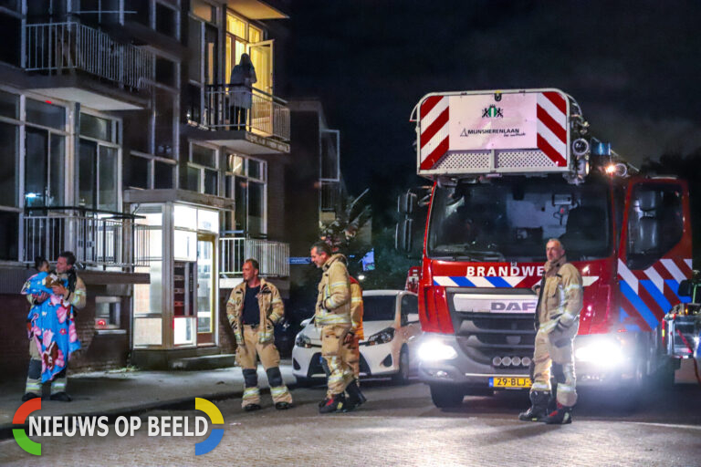 Brandweer redt kindje uit woning na brand Schere Rotterdam