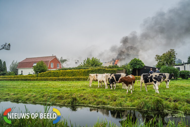 Schuur achter woonhuis brandt volledig uit Oudelandseweg Ouderkerk aan den IJssel