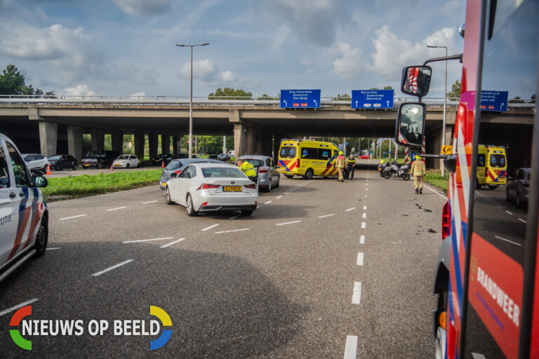 Verkeerschaos na ongeluk op Capelseweg Capelle aan den Ijssel