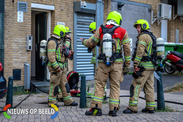 Kleine brand in kelder van woningen en beautysalon Krabbendijkehof Rotterdam