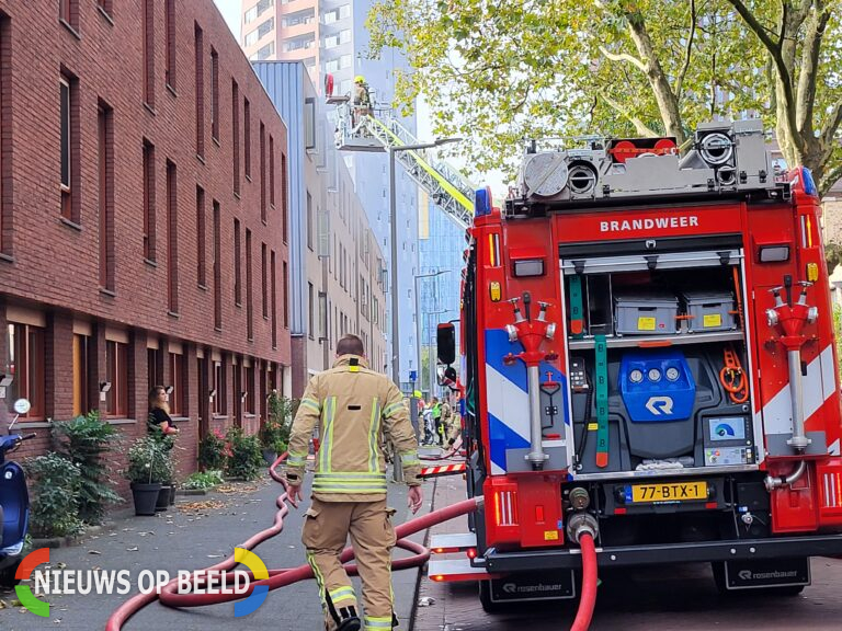 Gewonde bij brand in woning Parallelweg Rotterdam