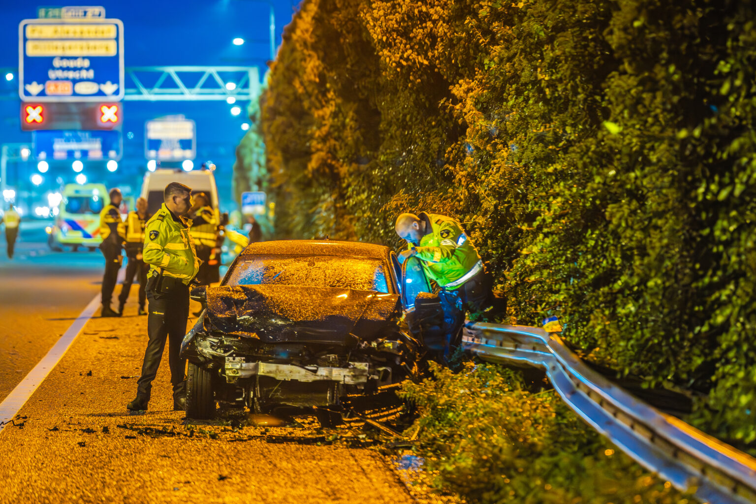 Dode En Gewonde Na Ernstig Ongeluk A16 Rotterdam (video) - Nieuws Op ...