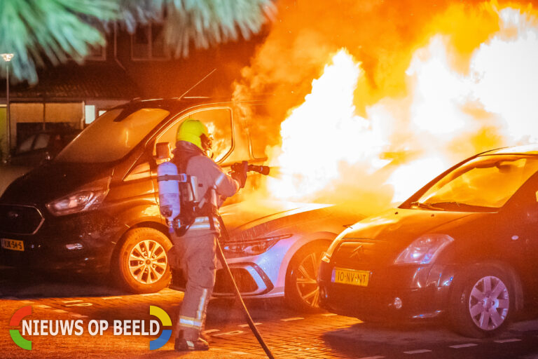 Auto verwoest door brand Othello Capelle aan den IJssel