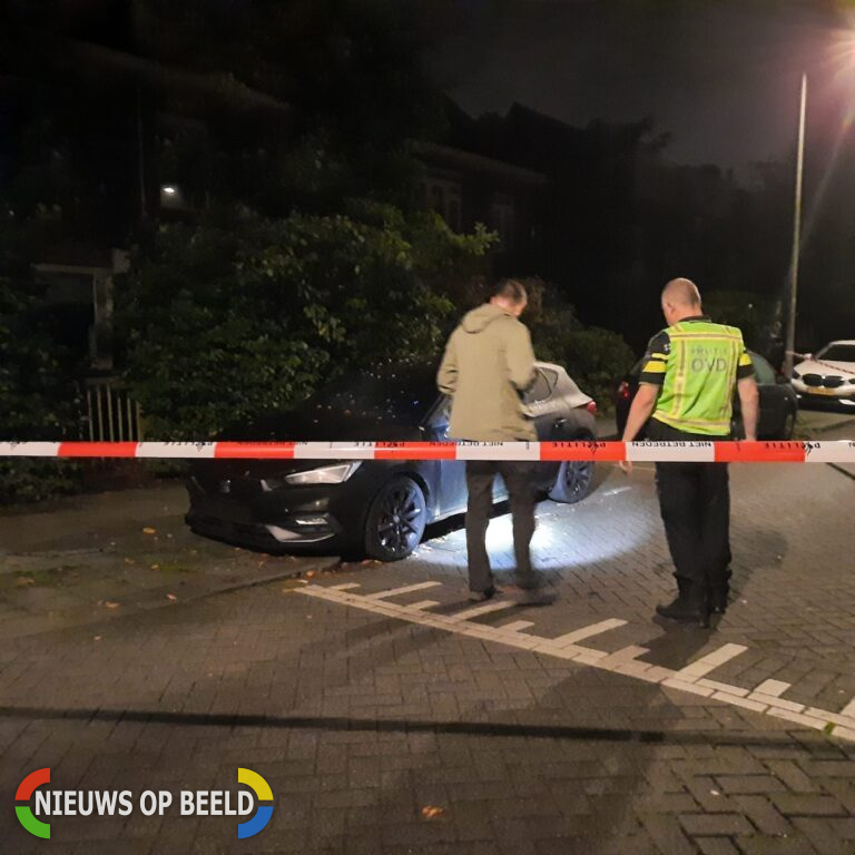 Explosief gaat af onder auto Lindesingel Rotterdam