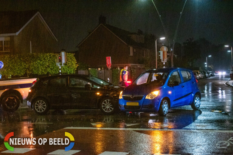 Twee auto’s botsen in Krimpen aan den IJssel