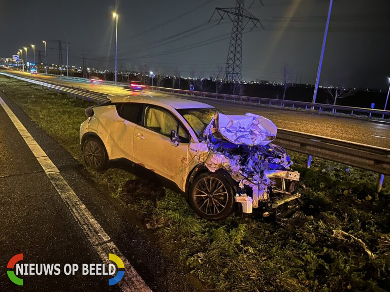 Automobilist zwaargewond na crash tegen pijlwagen A12 Bleiswijk