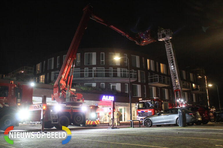 Brandweer man komt vast te zitten tijdens oefenavond Zoomwijcklaan Oud-Beijerland