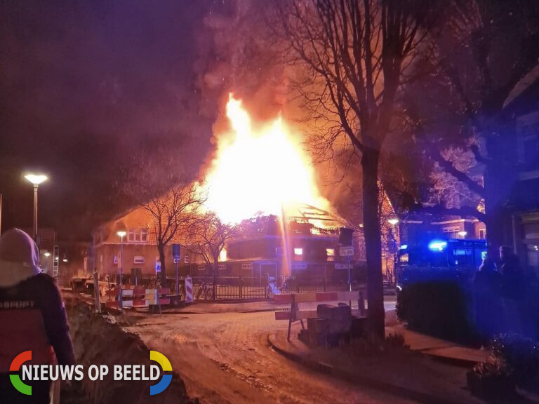 Zeer grote uitslaande brand verwoest gerefomeerde Bethelkerk Oranjestraat Rotterdam-Overschie (video)