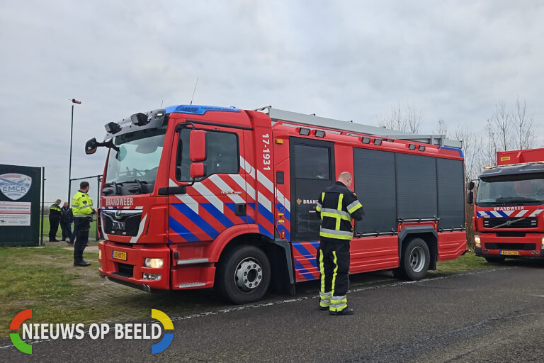 Hulpdiensten massaal uitgerukt voor neergestort modelvliegtuigje Noordzeeweg Rozenburg