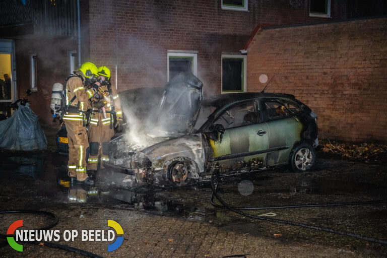 Auto in vuur en vlam Rigoletto Capelle aan den IJssel