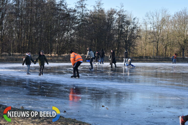 Spijkenisse geniet van natuurijs op de Baljuwlaan