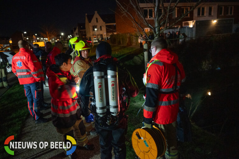 Brandweer rukt uit voor fietslampje in de sloot Maalsteen Zuidland