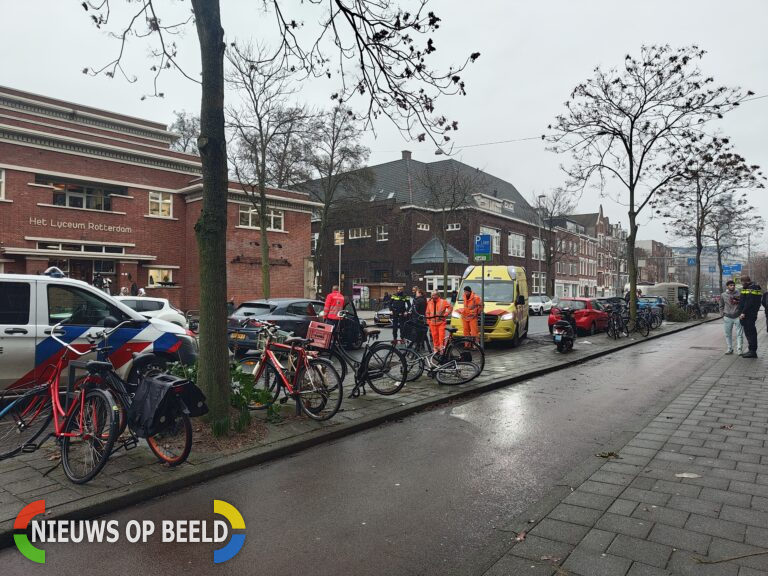 Materiële schade na botsing tussen twee voertuigen Beukelsdijk Rotterdam