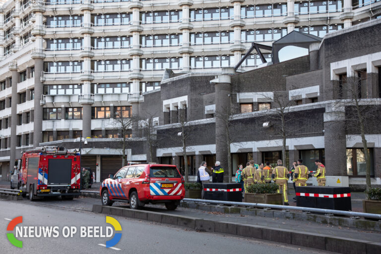 Verdacht pakketje bij tijdelijke Tweede Kamer-gebouw in Den Haag blijkt ‘ongevaarlijk’